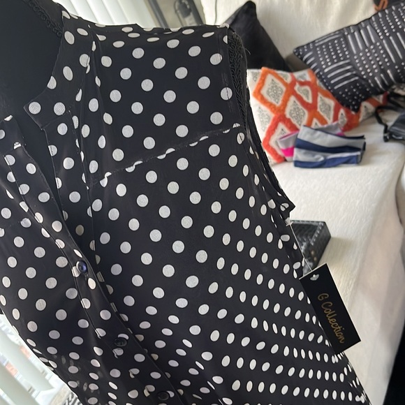 G Collection | Polka Dot Sleeveless Blouse - Picture 3 of 6